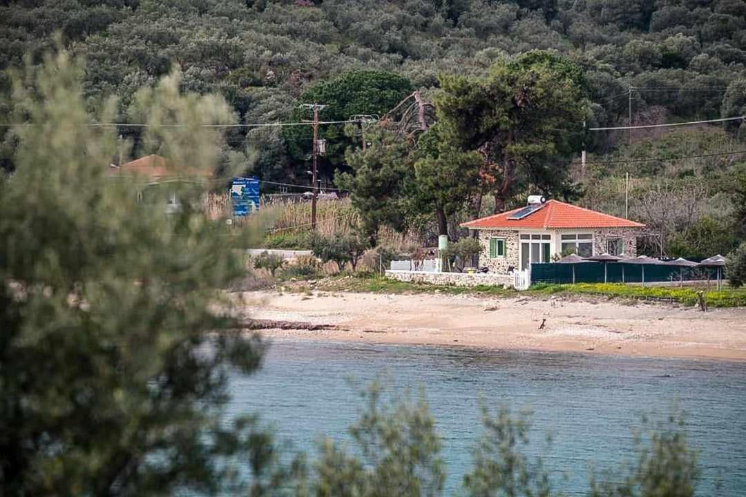 House Kokkalas On The Beach Pyrgadikia Exterior foto